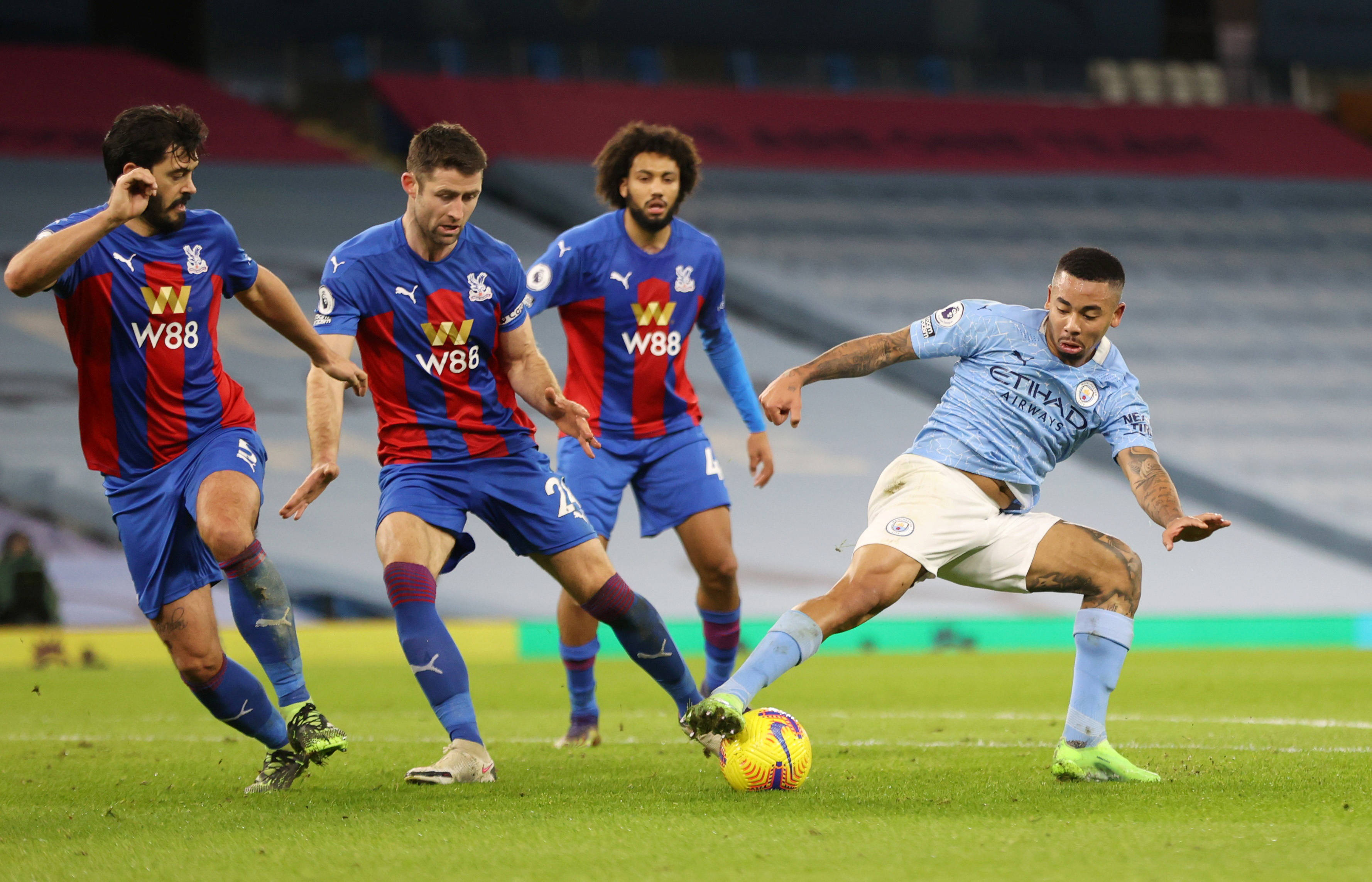 爱游戏体育-英超豪门争夺，比分3-2，比赛关键数据：抢断成功率77%，长传准度高达85%的简单介绍