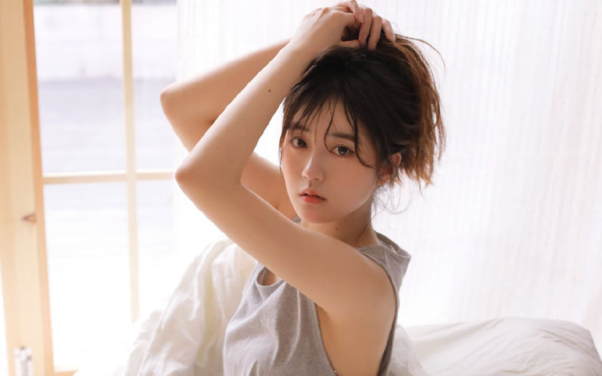 爱游戏体育官方网站-_国际冲浪比赛：海浪中的极限对抗_，冲浪比赛规则介绍