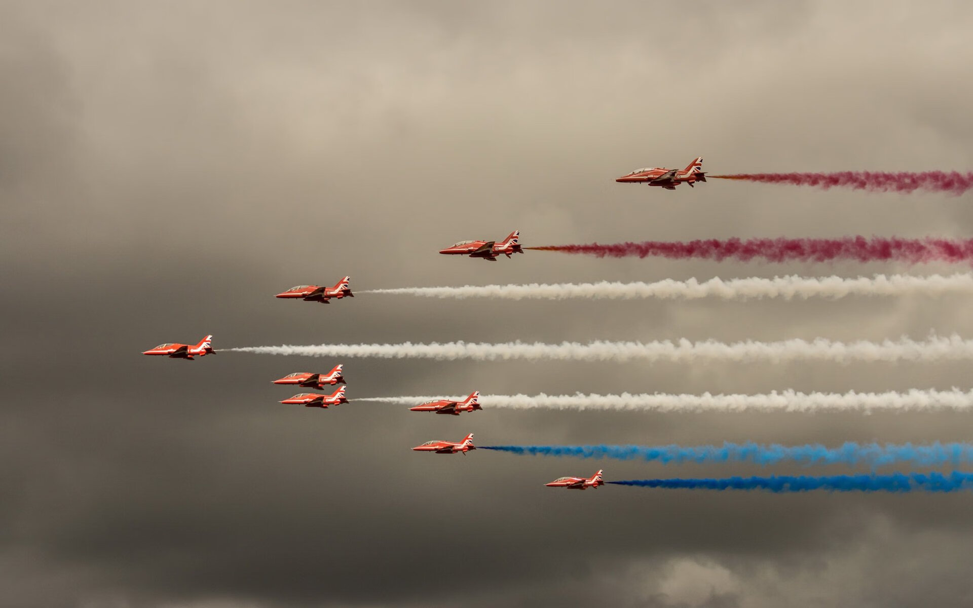 意甲阵地战：一波接一波的防守反击战术演练，意大利足球防守反击打法