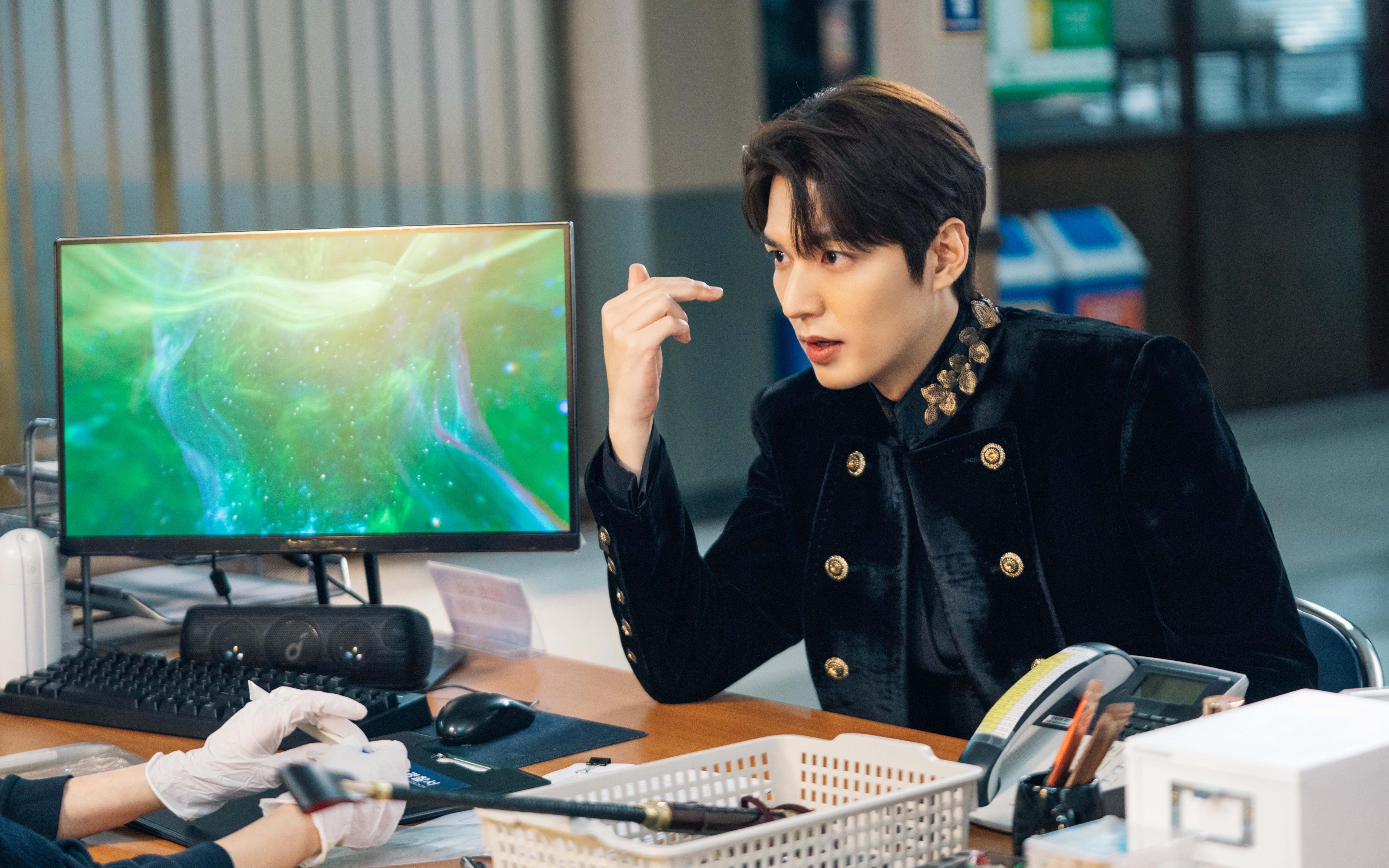 巴萨中场大将复出,球队整体实力得到提升,巴萨中场球员