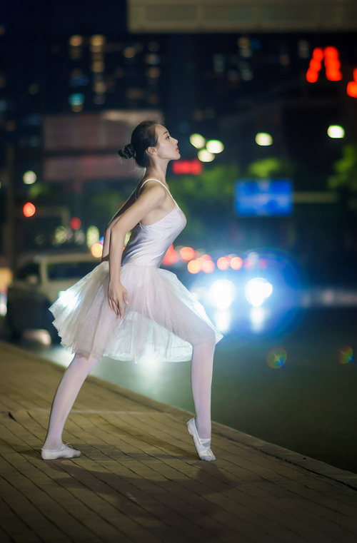 曼城险胜维拉，德布劳内传射建功，德布劳内转会曼城转会费