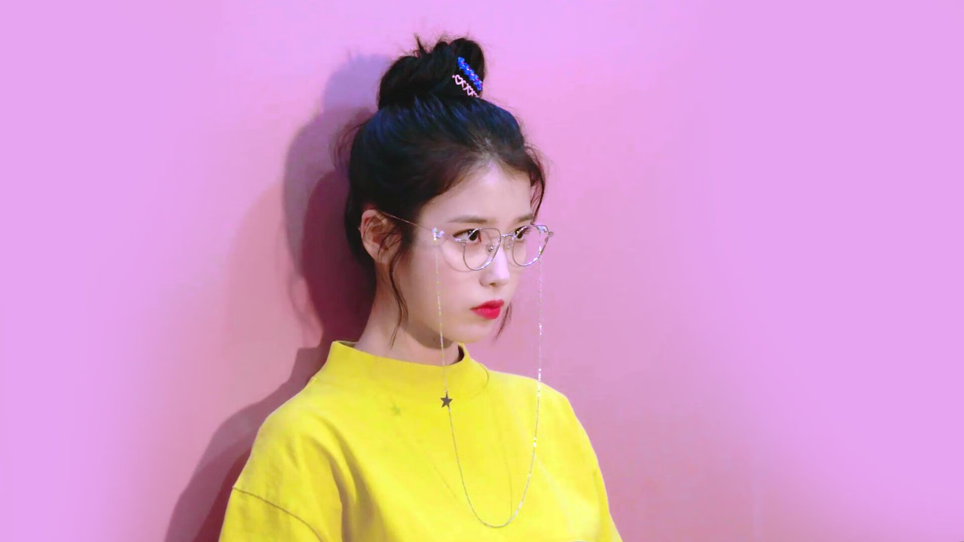 曼城高压逼抢严密,蓝月亮争夺榜首,曼城是不是叫蓝月亮